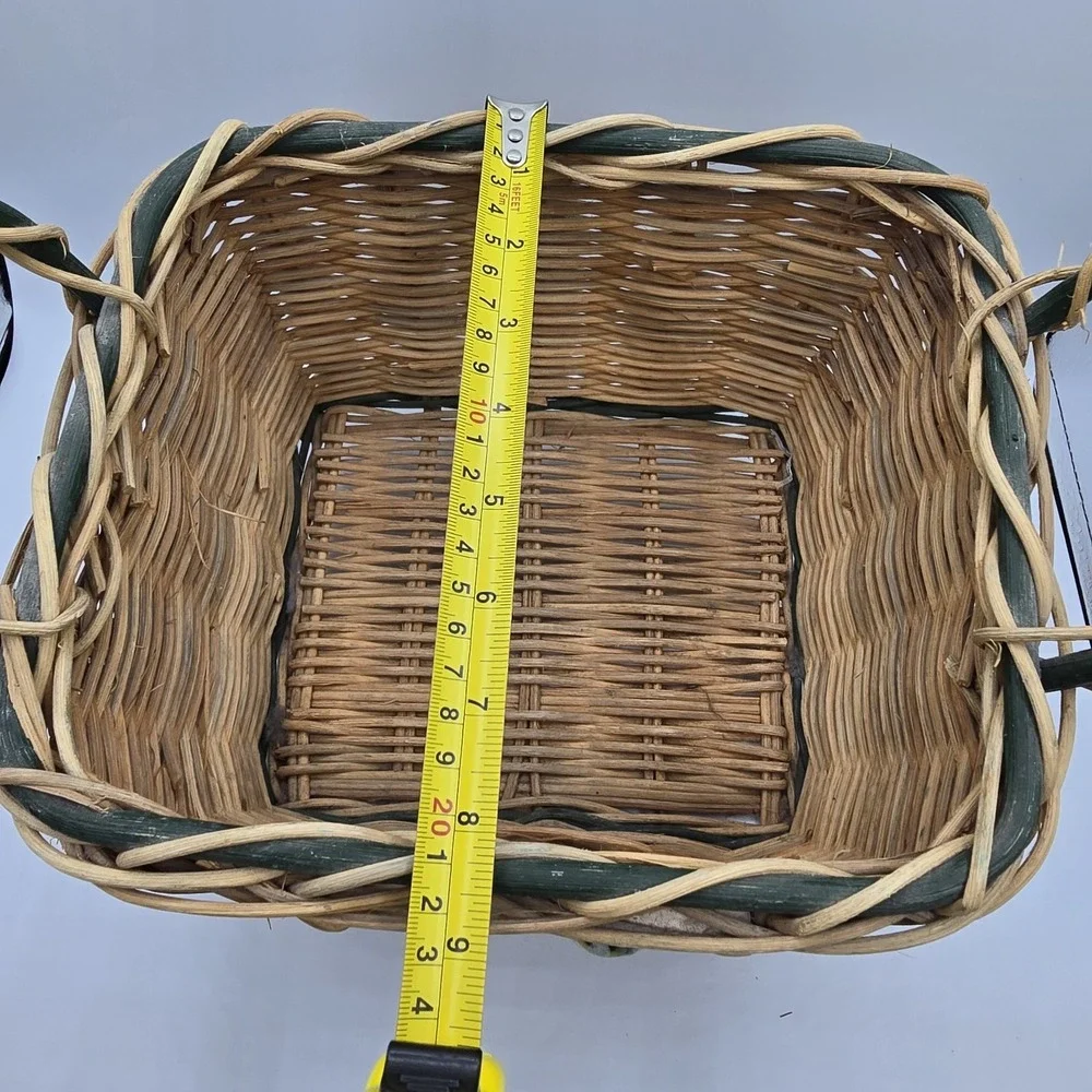 Unmarked adorable basket